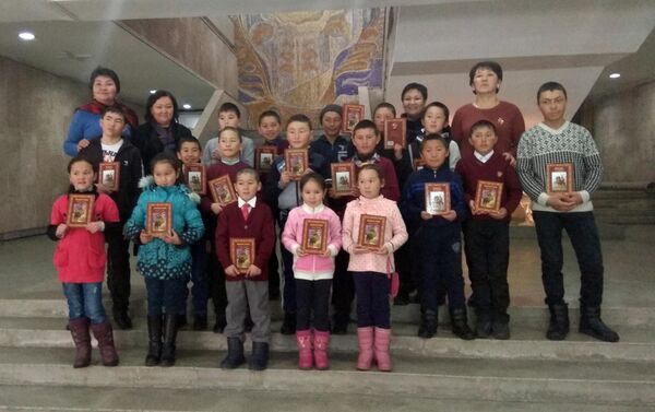 Мэрия Бишкека организовала культурную программу для учеников школ Кеминского района Чуйской области - Sputnik Кыргызстан