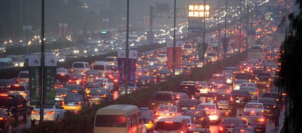 Автомобильный затор на улице в Пекине - Sputnik Кыргызстан