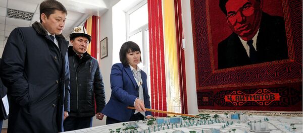 Рабочая поездка премьер-министра КР Сапара Исакова в Таласскую область - Sputnik Кыргызстан