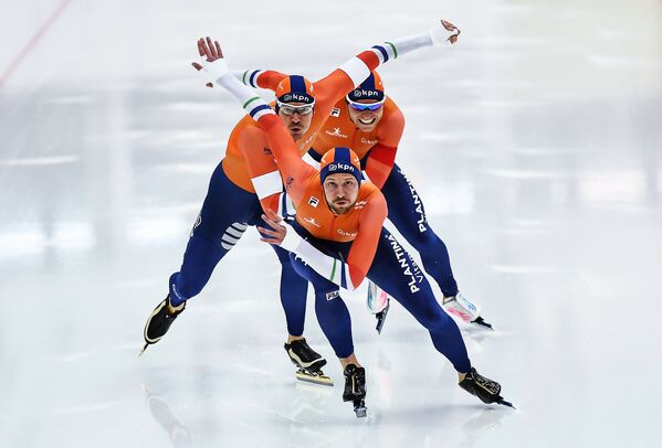 Конькобежный спорт. Чемпионат Европы на отдельных дистанциях. Третий день - Sputnik Кыргызстан