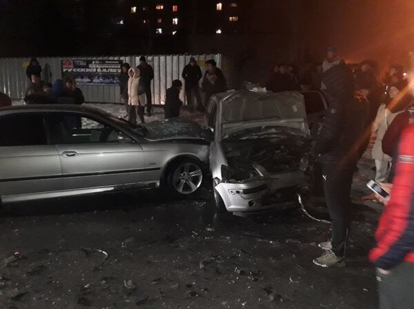 ДТП по улице Кутчубаева в Бишкеке - Sputnik Кыргызстан