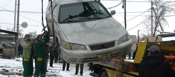 Бишкекте чар жайыт токтогон шаар аралык таксилерге карата рейд жүрдү - Sputnik Кыргызстан