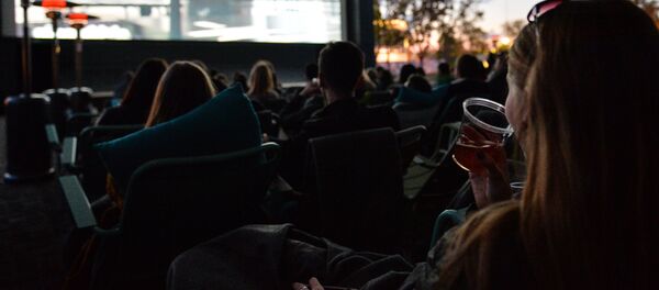 Открытие кинотеатра под открытым небом в музее современного искусства Гараж - Sputnik Кыргызстан