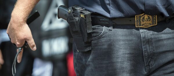 Митинг, призывающий к защите памятников Южной конфедерации, в Шарлоттсвилле - Sputnik Кыргызстан