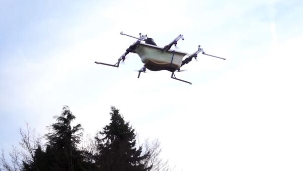 Человек в летающей ванне — видео испытания необычного дрона в Германии - Sputnik Кыргызстан