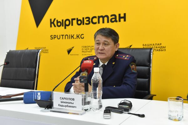 Заместитель начальника Главного управления по обеспечению безопасности дорожного движения МВД Ыманалы Саркулов - Sputnik Кыргызстан