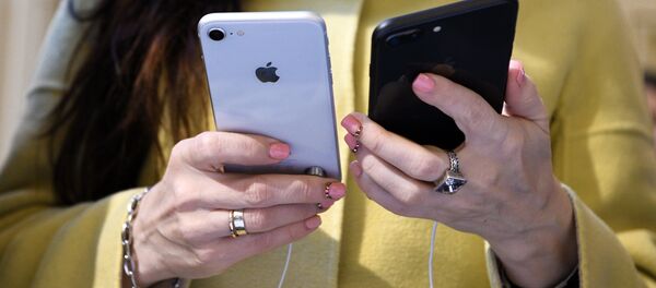 Старт продаж iPhone 8 и iPhone 8 Plus - Sputnik Кыргызстан