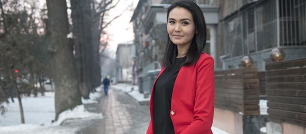 Ала Тоо 24 каналынын атайын кабарчы жана алып баруучу Актилек Гүлжигит кызы - Sputnik Кыргызстан