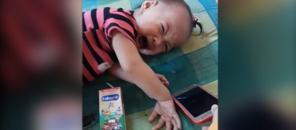 Мама придумала, как отучить детей от смартфона — видео из Таиланда - Sputnik Кыргызстан