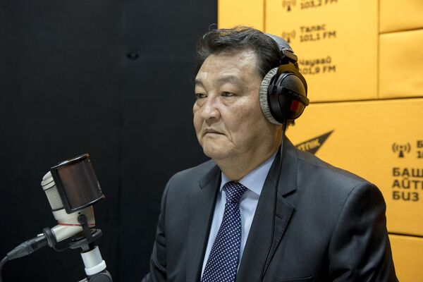 Министр здравоохранения КР Талантбек Батыралиев - Sputnik Кыргызстан