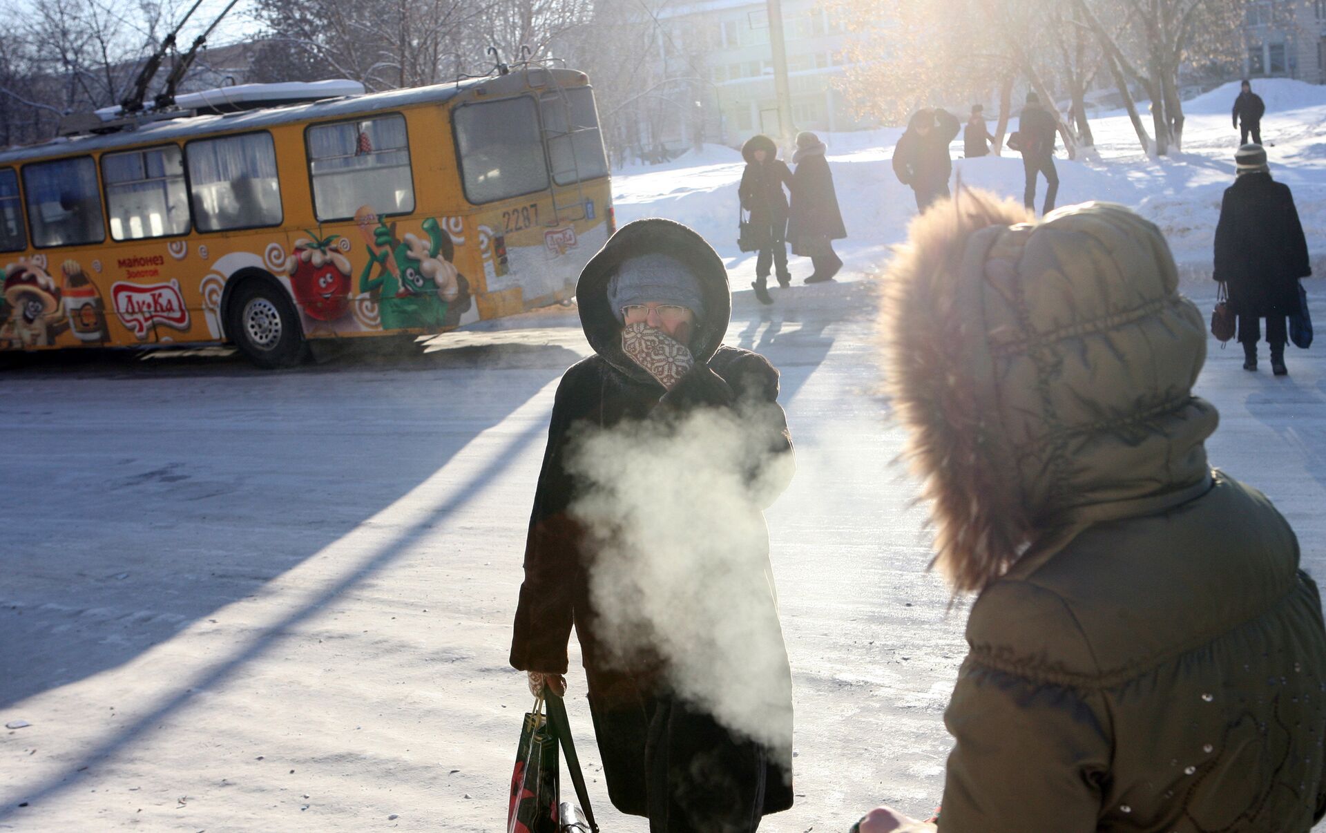 Ночью был сильный мороз. Мороз на улице. Аномальные холода в России. Сильный Мороз. Сильный Мороз на улице.