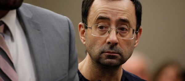 Суд над бывшим доктором национальной сборной США по гимнастике Ларри Нассаром Суд над бывшим доктором национальной сборной США по гимнастике Ларри Нассаром - Sputnik Кыргызстан