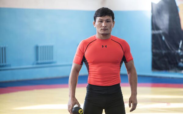 Кыргызстанский борец Каныбек Жолчубеков - Sputnik Кыргызстан