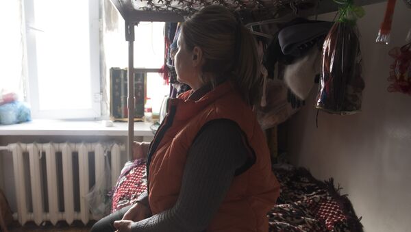 Бездомная женщина в приюте в Бишкеке. Архивное фото - Sputnik Кыргызстан