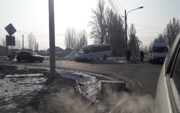 ДТП произошло 27 января в районе рынка Кудайберген, на пересечении улиц Патриса Лумумбы и Профсоюзной. - Sputnik Кыргызстан