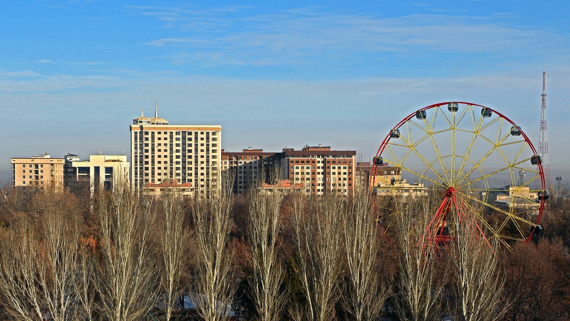 Вид на парк Панфилова в Бишкеке. Архивное фото - Sputnik Кыргызстан, 1920, 02.12.2021