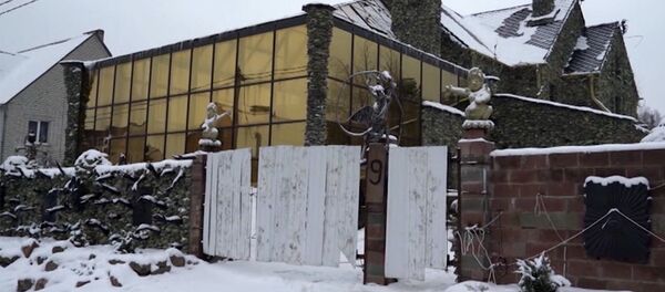 Бизнесмен после развода превратил дом в адский особняк — видео из Беларуси - Sputnik Кыргызстан