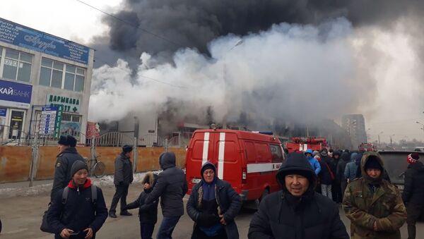 Крупный пожар на Ошском рынке - Sputnik Кыргызстан