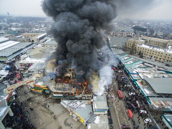Фотофакт: крупный пожар на Ошском рынке - Sputnik Кыргызстан