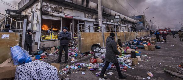 Крупный пожар на территории Ошского рынка в Бишкеке - Sputnik Кыргызстан