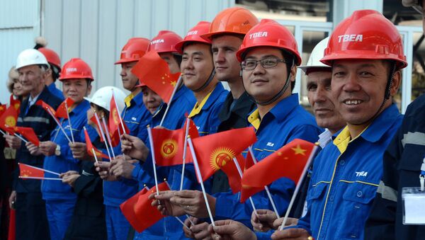 TBEA ишканасынын кызматкерлери. Архив - Sputnik Кыргызстан