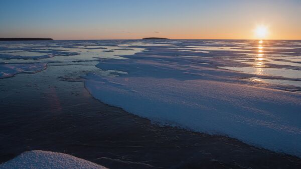 Замерзшее озеро. Архивное фото - Sputnik Кыргызстан