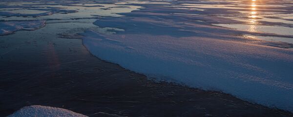 Замерзшее озеро. Архивное фото - Sputnik Кыргызстан