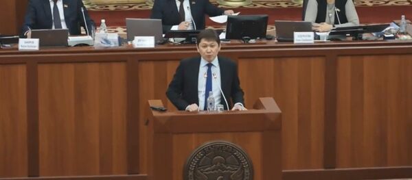 Исакова вызвали в Жогорку Кенеш из-за ситуации на ТЭЦ — видеотрансляция - Sputnik Кыргызстан