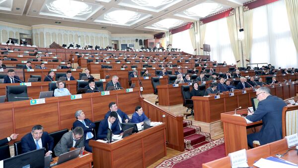 Заседание парламента о ситуации на ТЭЦ Бишкека - Sputnik Кыргызстан