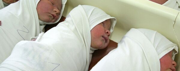 Новорожденные в родильном доме. Архивное фото - Sputnik Кыргызстан