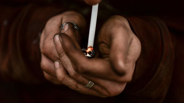 Курение сигарет - Sputnik Кыргызстан