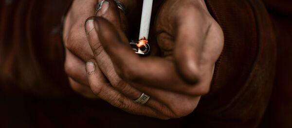 Курение сигарет - Sputnik Кыргызстан