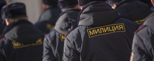 Сотрудники милиции. Архивное фото Сотрудники милиции. Архивное фото - Sputnik Кыргызстан