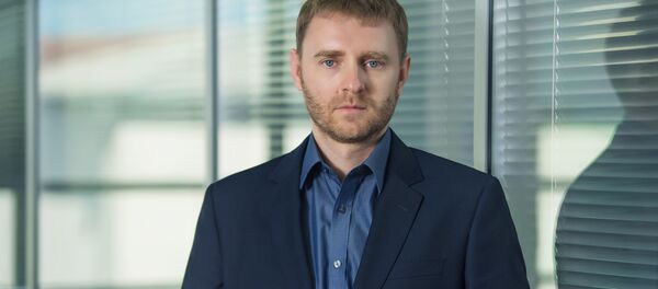 Топ-менеджер Beeline Максим Калиниченко. Архивное фото Топ-менеджер Beeline Максим Калиниченко. Архивное фото - Sputnik Кыргызстан