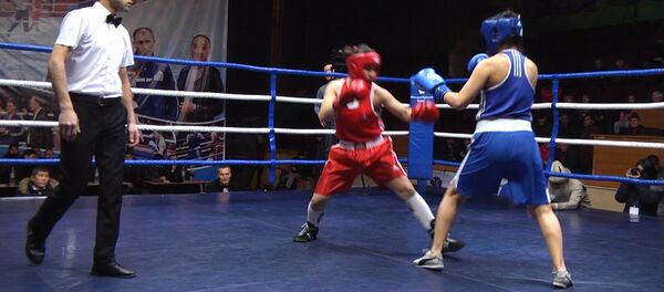 Бей в голову! Видео с турнира по боксу памяти Шопокова в Бишкеке - Sputnik Кыргызстан