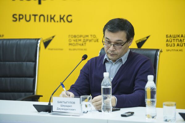 Независимый эксперт, политолог Шерадил Бактыгулов - Sputnik Кыргызстан