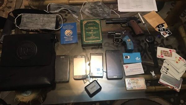 Изъятые вещи у задержанных, по подозрению в разбойных нападениях на магазины Бишкека и Чуйской области - Sputnik Кыргызстан