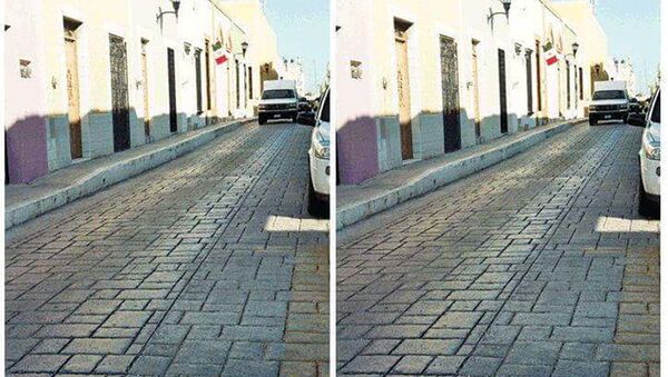 Оптическая иллюзия, которая возникла при публикации двух фотографий одной и той же улицы - Sputnik Кыргызстан