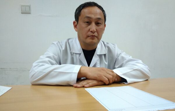 Глава кафедры урологии и андрологии в национальном госпитале КР Болотбек Рысбаев  - Sputnik Кыргызстан