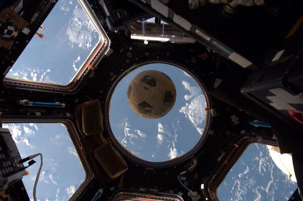 1986-жылдагы Эл аралык космос станцияда жайгашкан футбол тобу - Sputnik Кыргызстан