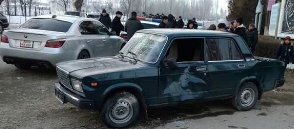 Автонаезд на четырех учителей в городе Кербен - Sputnik Кыргызстан