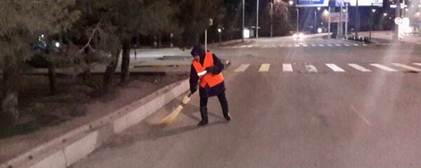 Смертельный автонаезд на сотрудницу МП Тазалык Смертельный автонаезд на сотрудницу МП Тазалык - Sputnik Кыргызстан