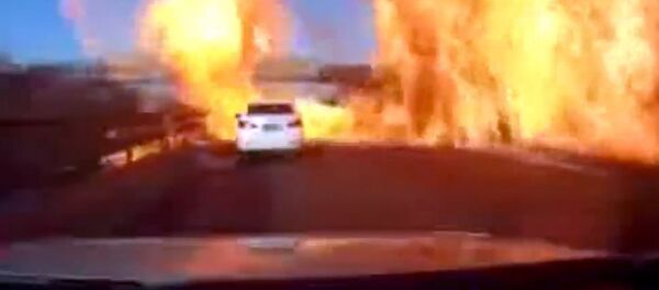 Как в боевиках — машины вспыхнули одна за другой  на трассе в Китае - Sputnik Кыргызстан