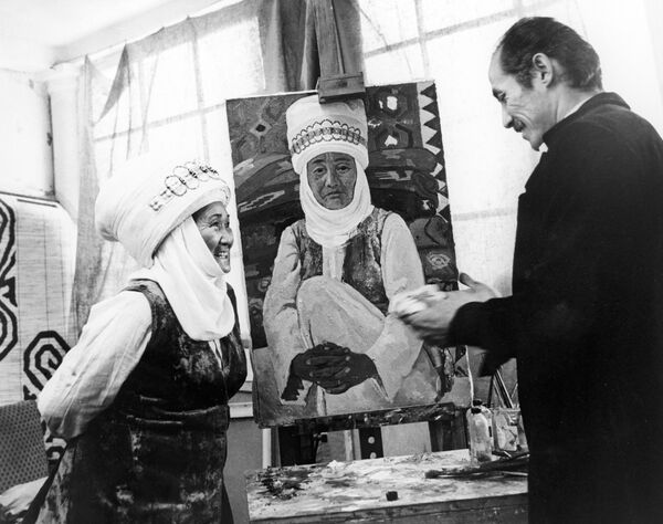 Кадр из фильма Красное яблоко Кадр из фильма Красное яблоко - Sputnik Кыргызстан