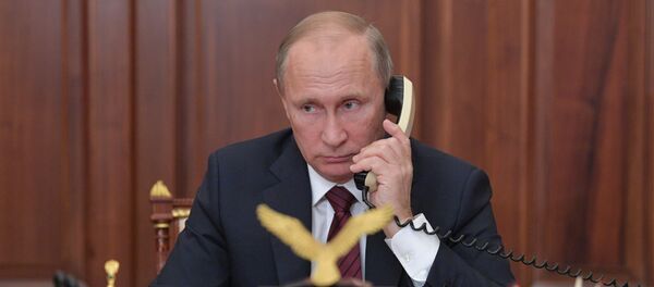 Президент РФ В. Путин провел телефонный разговор с главами ДНР А. Захарченко и ЛНР И. Плотницким - Sputnik Кыргызстан