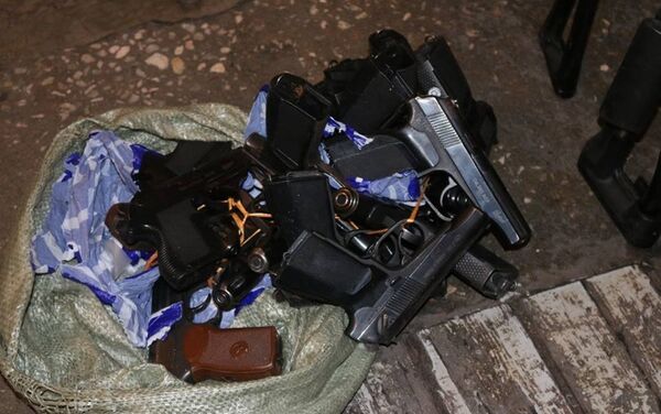 Милиция изъяла 294 единицы огнестрельного оружия в ходе рейда Арсенал в Бишкеке - Sputnik Кыргызстан
