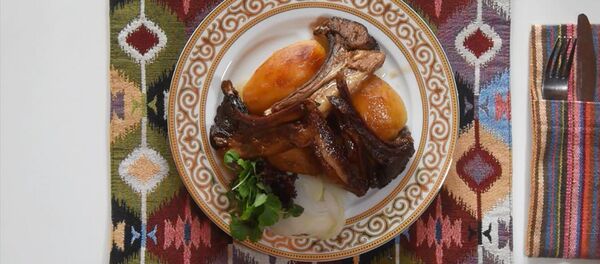 Таңдайдан даамы кетпейт! Өзбектердин пирожок тамагынын видео рецепти - Sputnik Кыргызстан