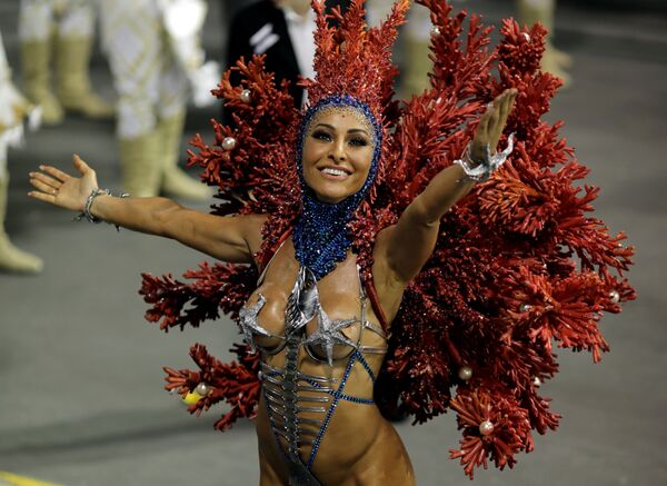 Ежегодный карнавал представителейй танцевальных школ Бразилии - Sputnik Кыргызстан