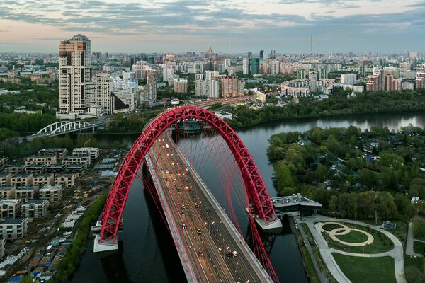 Живописный мост на северо-западе Москвы - Sputnik Кыргызстан