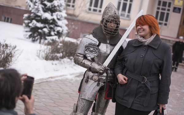 Православные бишкекчане отметили традиционный праздник проводов зимы — Масленицу - Sputnik Кыргызстан